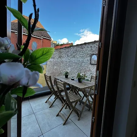 Charming Canal-side In The Heart Of Appartement